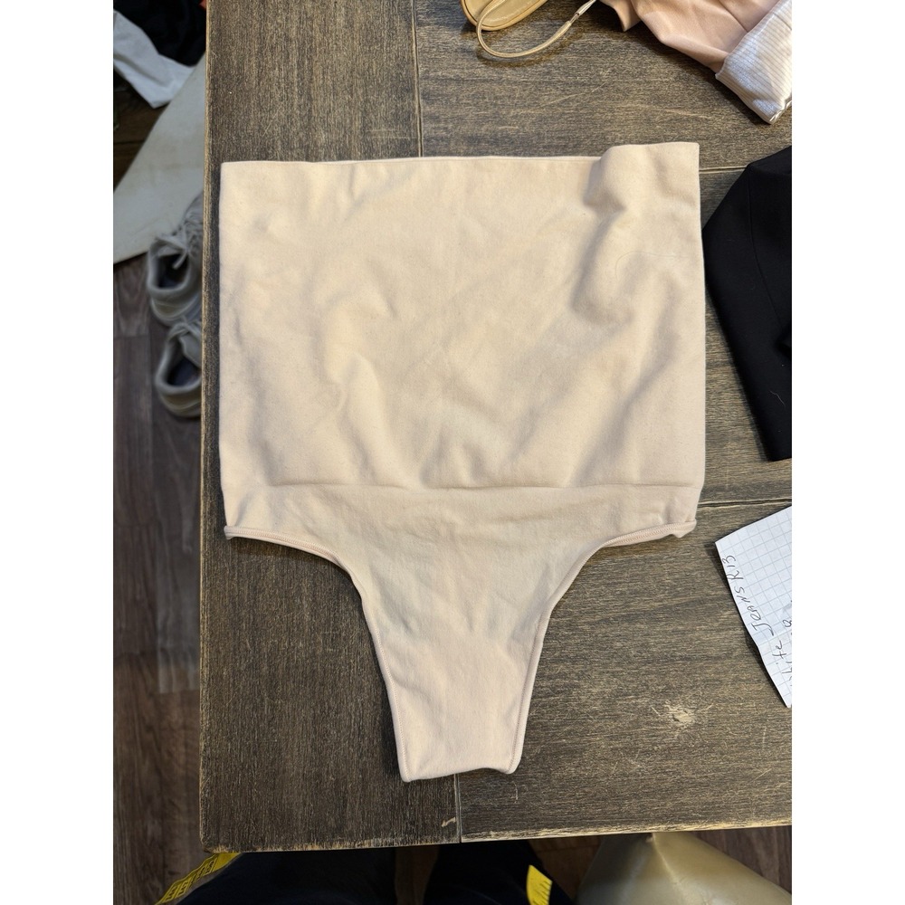 SKIMS Women's Seamless Sculpt‎ Mid Waist Thong Color Sand Size 4X 5X